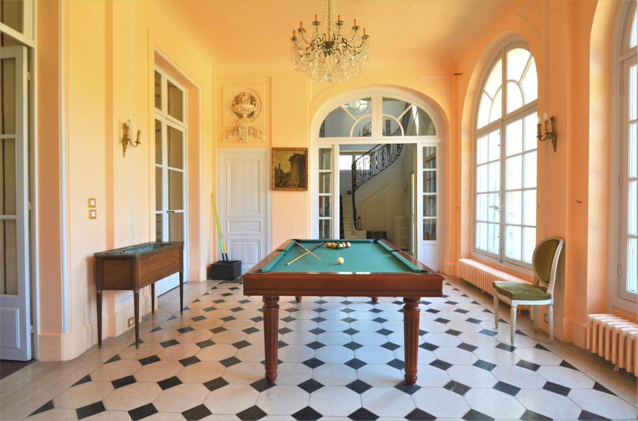 Le Boulay-Morin Chateau Du Boulay Morin מראה חיצוני תמונה The billiard table