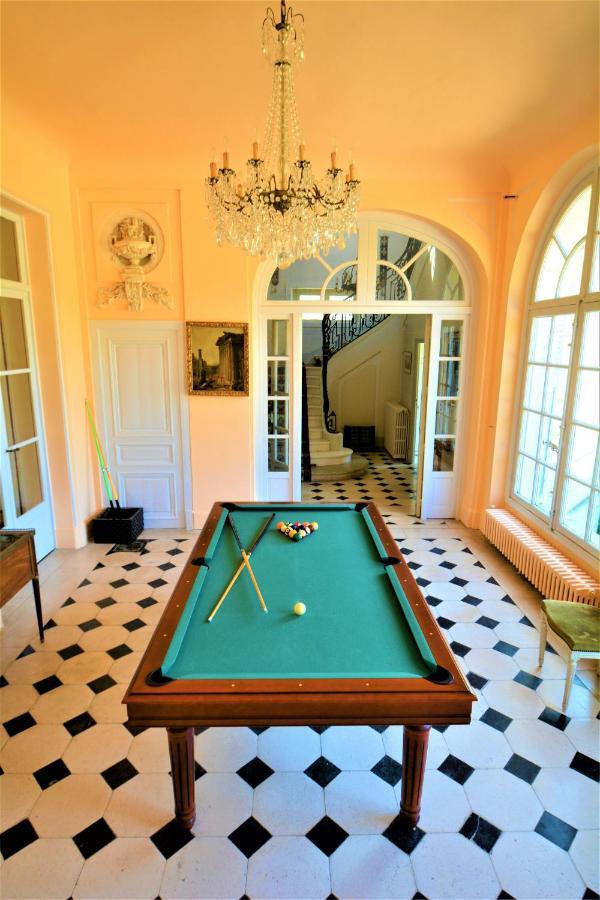 Le Boulay-Morin Chateau Du Boulay Morin מראה חיצוני תמונה Pool table