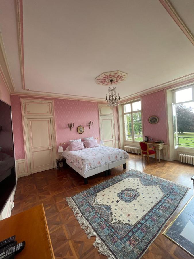 Le Boulay-Morin Chateau Du Boulay Morin מראה חיצוני תמונה The Pink Bedroom