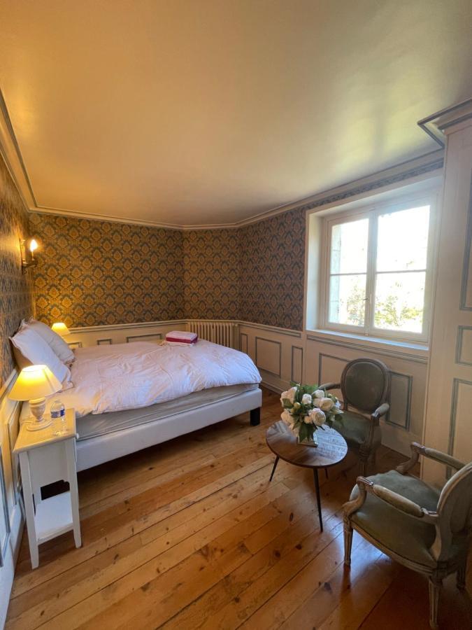Le Boulay-Morin Chateau Du Boulay Morin מראה חיצוני תמונה The bedroom of the house